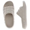 Damen Slipper Nietenoptik